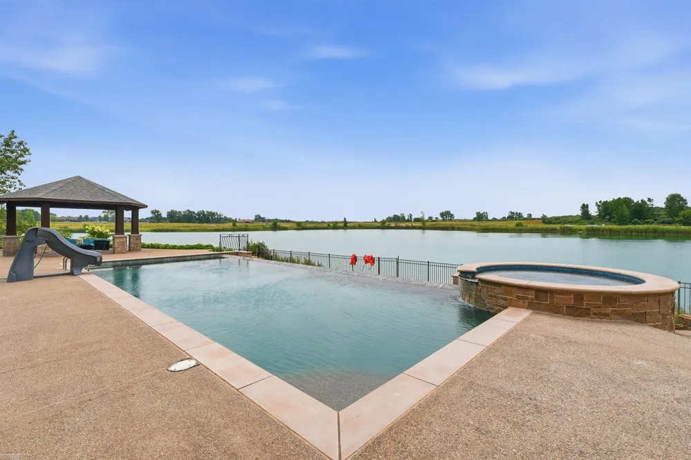 67729 Seven Lakes Court Washington Township, MI 48095