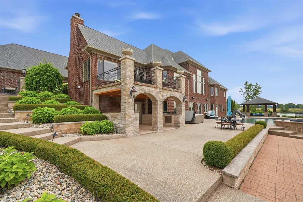 67729 Seven Lakes Court Washington Township, MI 48095