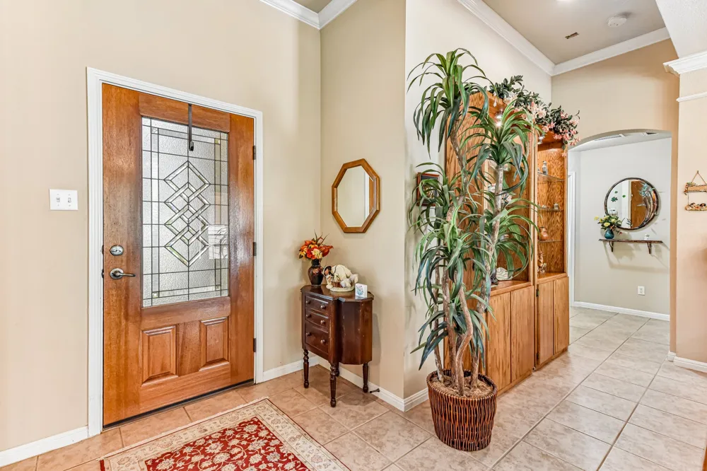 109 Elm Wood Drive Elgin, TX 78621
