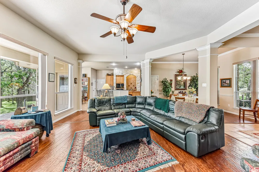 109 Elm Wood Drive Elgin, TX 78621
