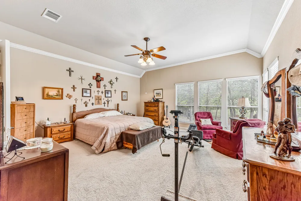 109 Elm Wood Drive Elgin, TX 78621