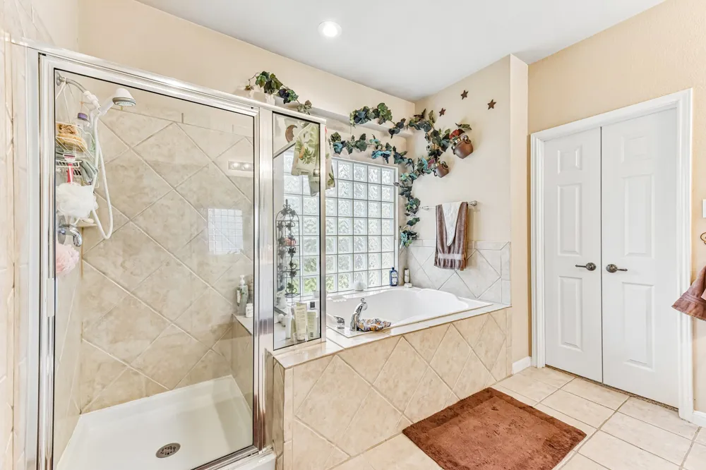 109 Elm Wood Drive Elgin, TX 78621