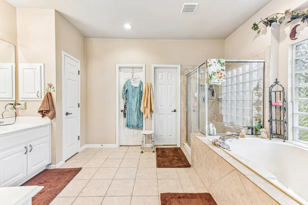 109 Elm Wood Drive Elgin, TX 78621