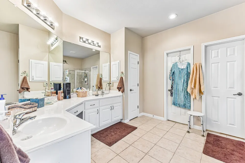 109 Elm Wood Drive Elgin, TX 78621