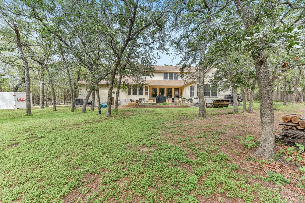 109 Elm Wood Drive Elgin, TX 78621