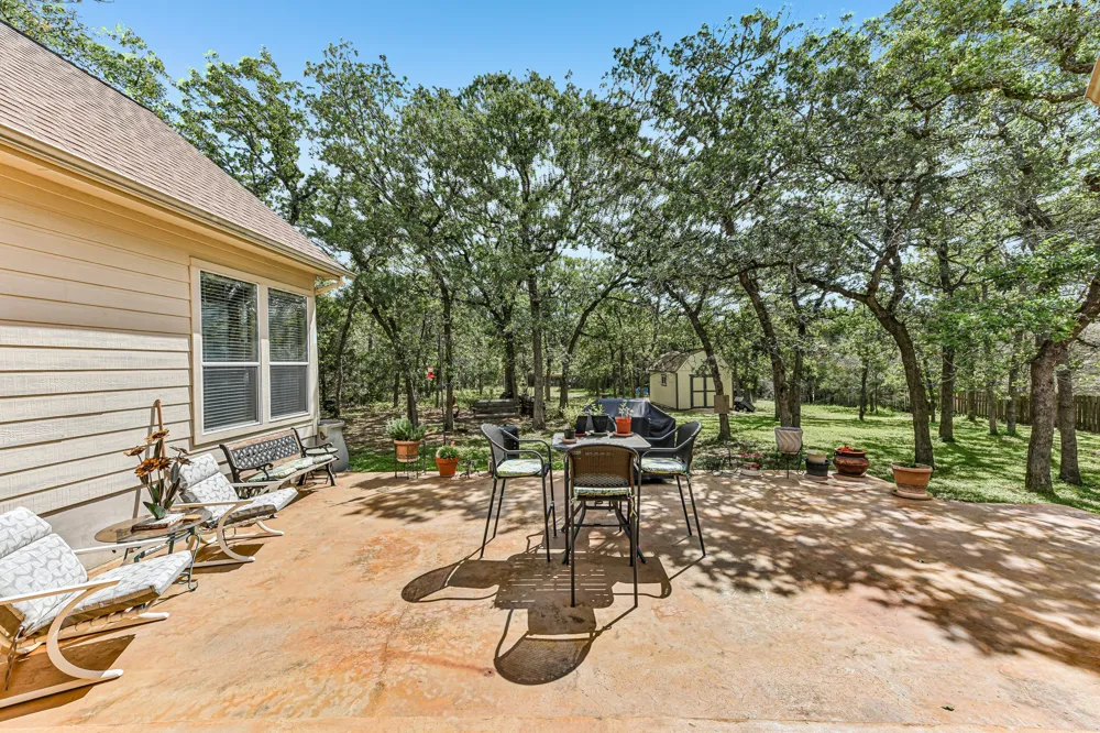 109 Elm Wood Drive Elgin, TX 78621