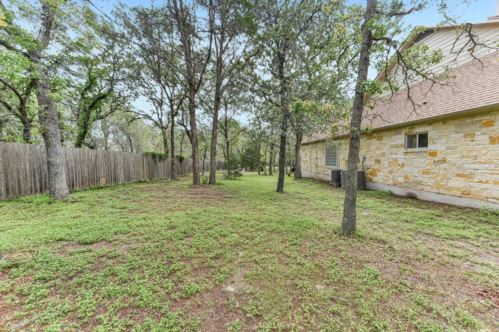 109 Elm Wood Drive Elgin, TX 78621