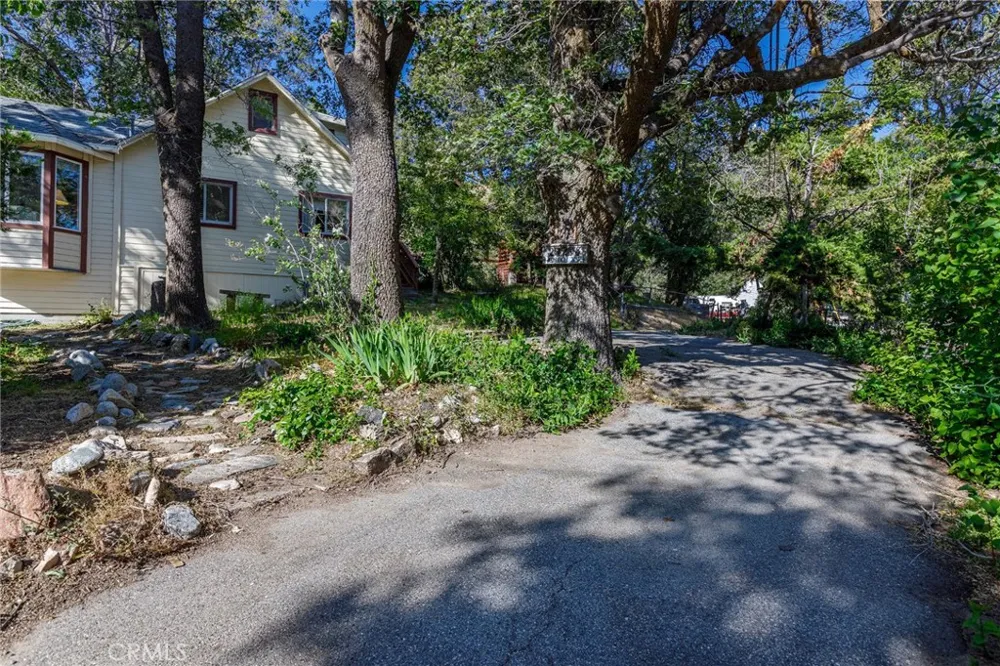 29288 Lake View Cedar Glen, CA 92321