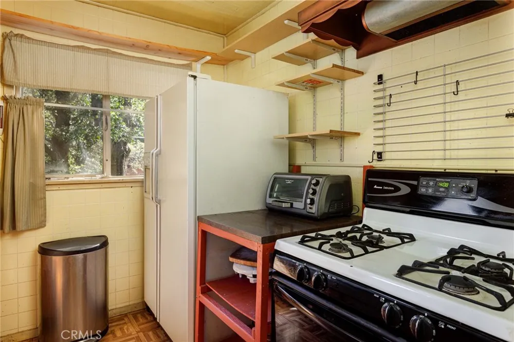29288 Lake View Cedar Glen, CA 92321