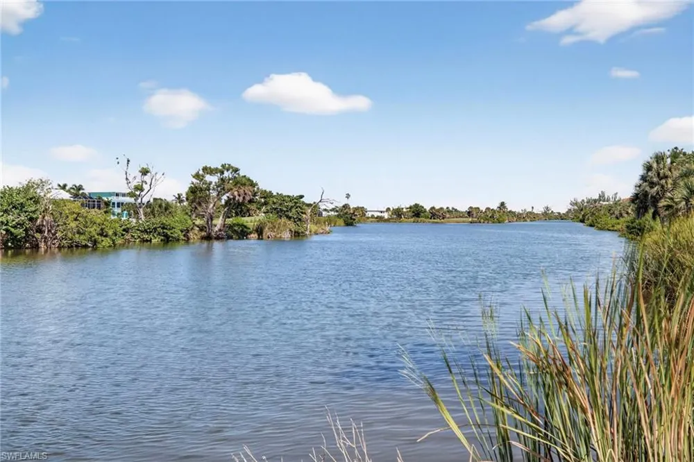 1610 Middle Gulf Drive #F2 Sanibel, FL 33957