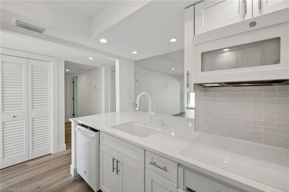 1610 Middle Gulf Drive #F2 Sanibel, FL 33957