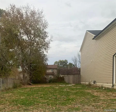 116 W George Avenue