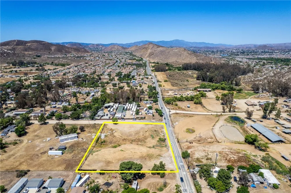 Hawthorne Menifee, CA 92584