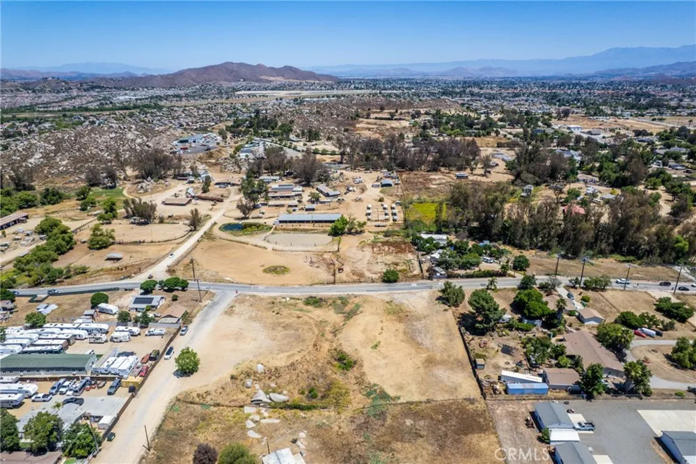 Hawthorne Menifee, CA 92584