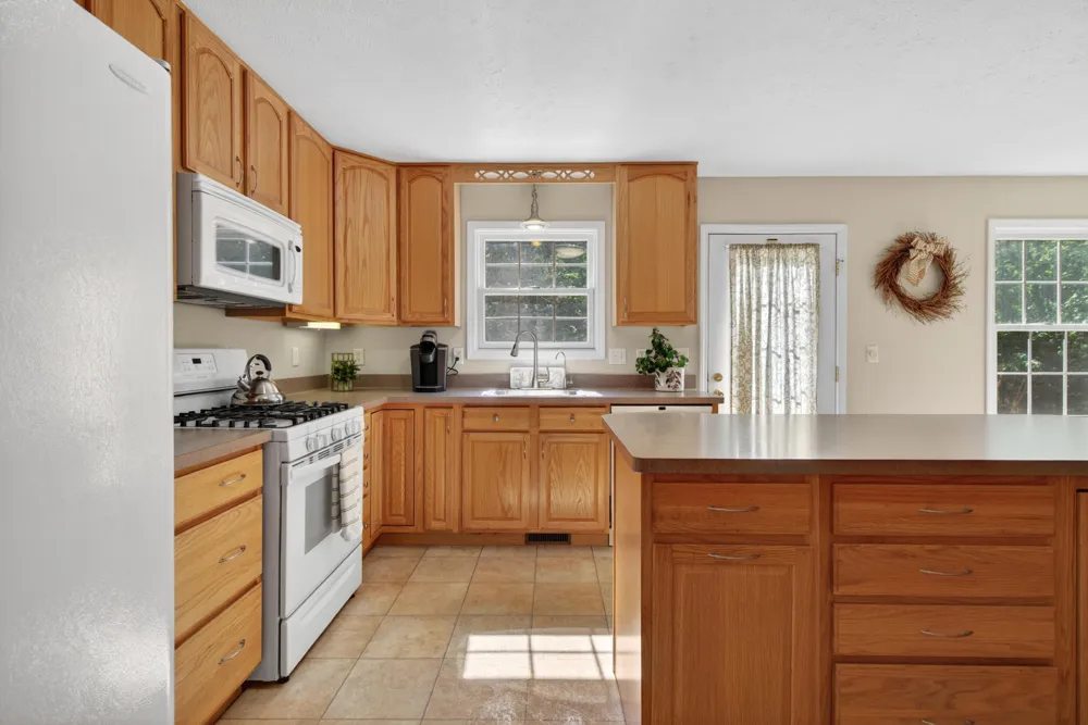 2073 Elwood Boulevard Spring Arbor, MI 49283