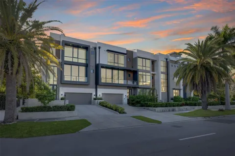 98 W DAVIS BOULEVARD