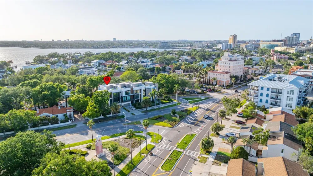 98 W DAVIS BOULEVARD Tampa, FL 33606