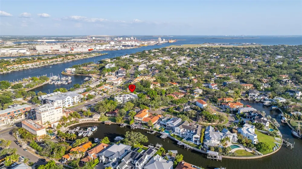 98 W DAVIS BOULEVARD Tampa, FL 33606