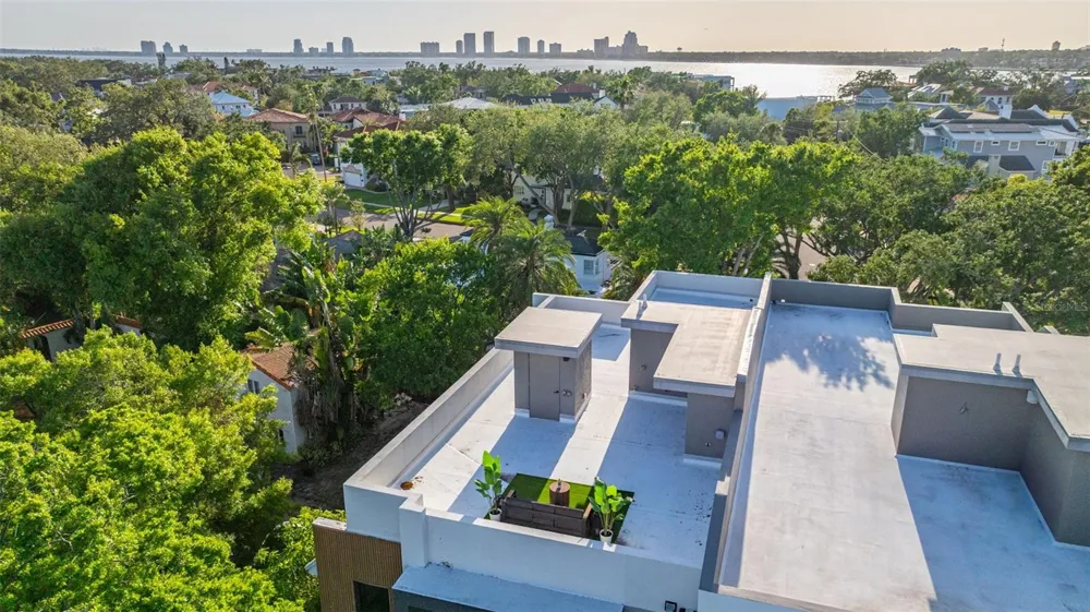 98 W DAVIS BOULEVARD Tampa, FL 33606