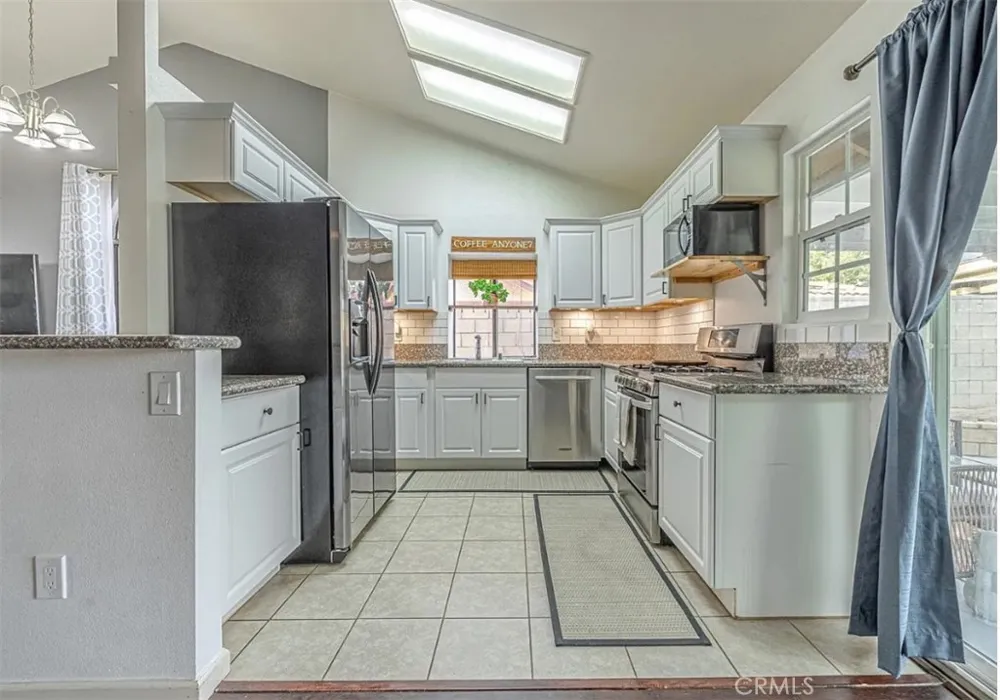 37526 Rose Street Palmdale, CA 93552
