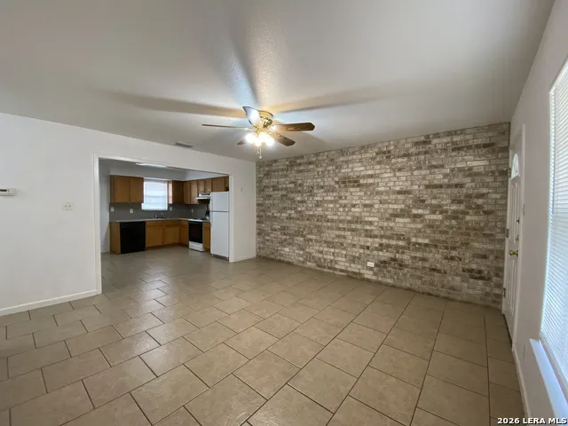1207 & 1209 W GOODWIN ST Pleasanton, TX 78064