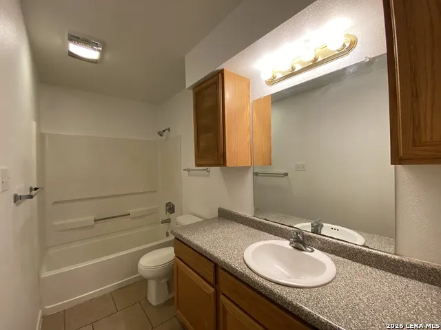 1207 & 1209 W GOODWIN ST Pleasanton, TX 78064