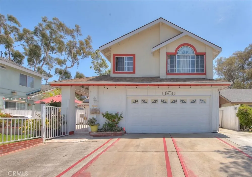 22676 Genova Laguna Hills, CA 92653