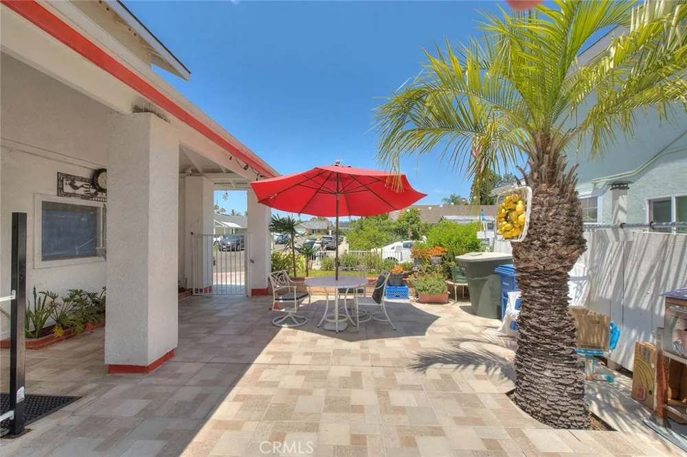 22676 Genova Laguna Hills, CA 92653
