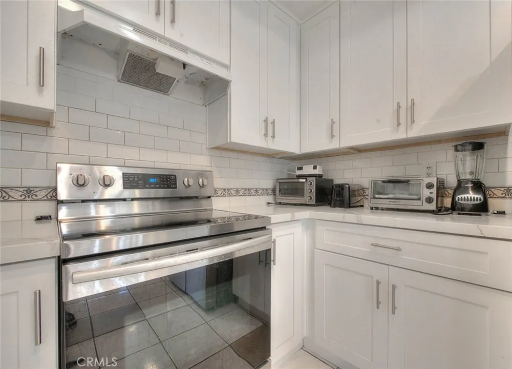 22676 Genova Laguna Hills, CA 92653