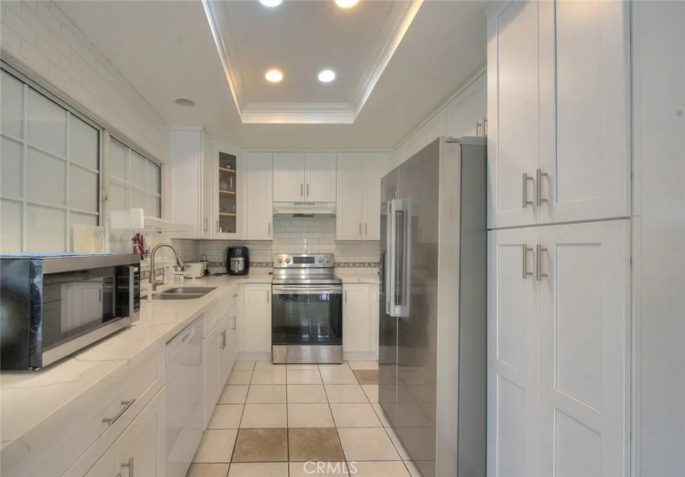 22676 Genova Laguna Hills, CA 92653