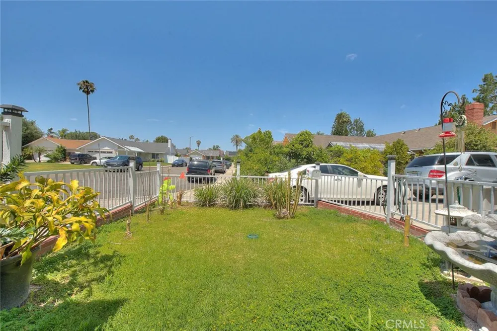 22676 Genova Laguna Hills, CA 92653