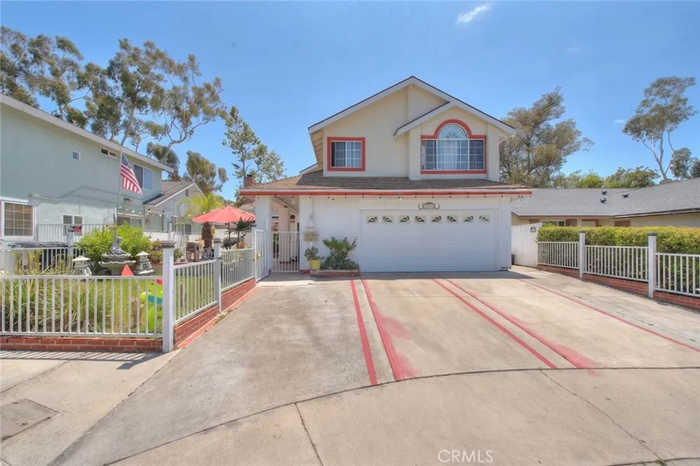 22676 Genova Laguna Hills, CA 92653