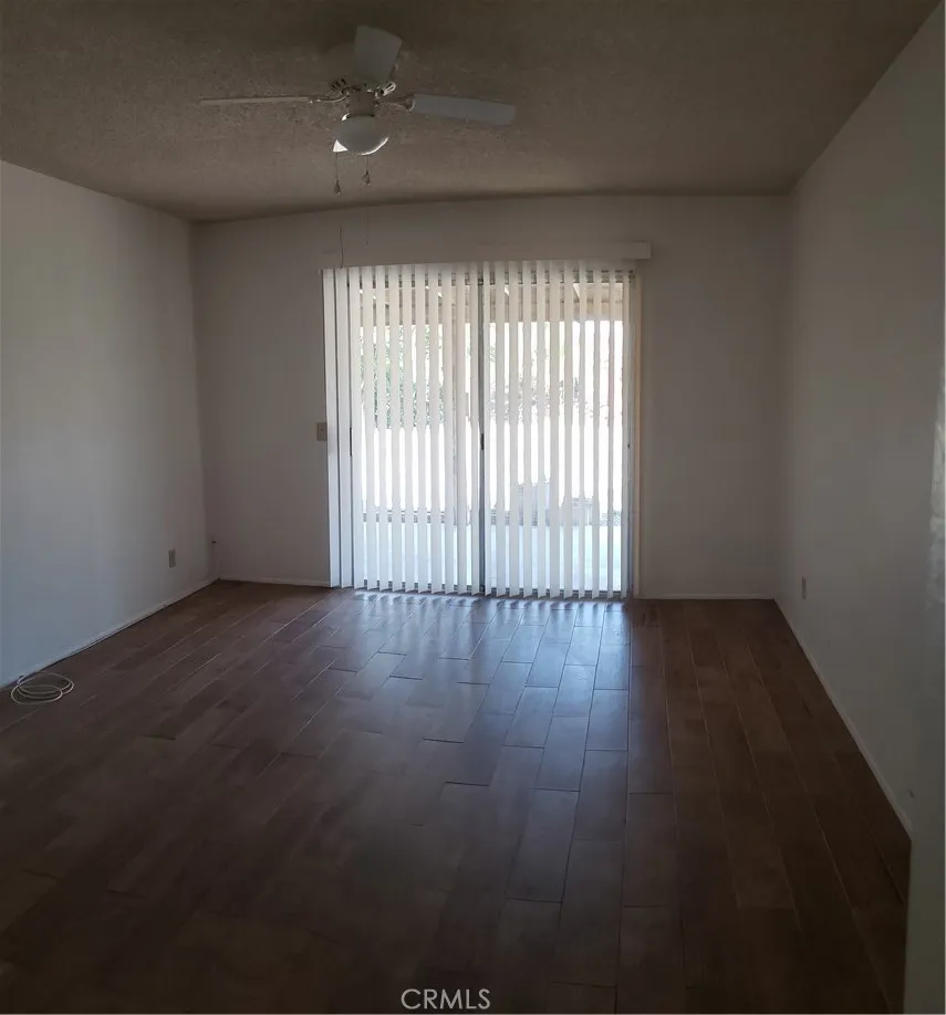 1964 W OAKLAND AVENUE Hemet, CA 92545