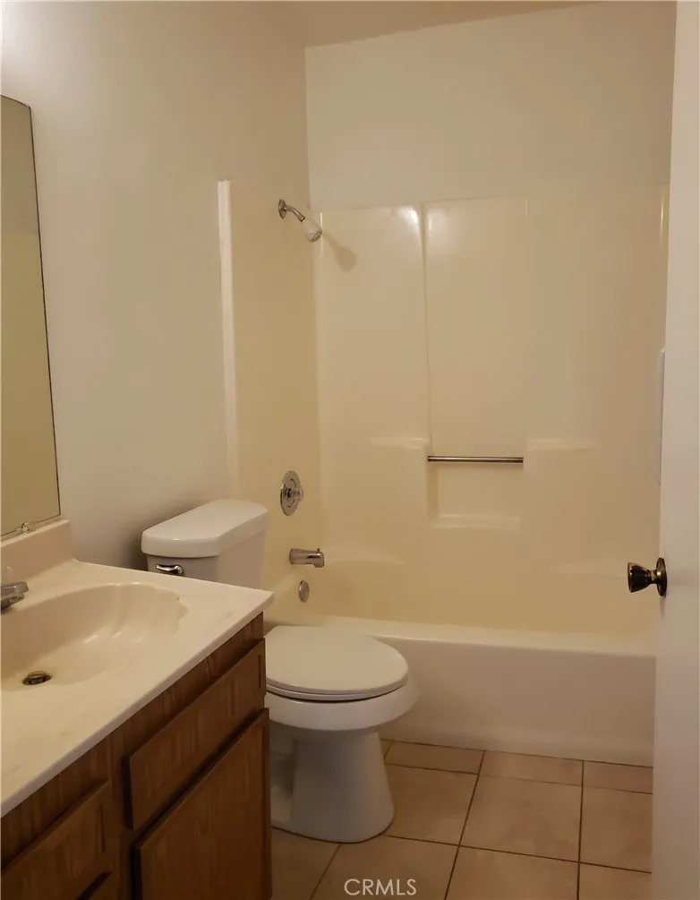 1964 W OAKLAND AVENUE Hemet, CA 92545