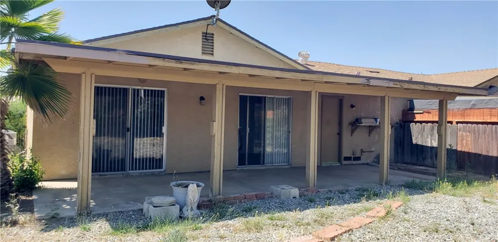 1964 W OAKLAND AVENUE Hemet, CA 92545