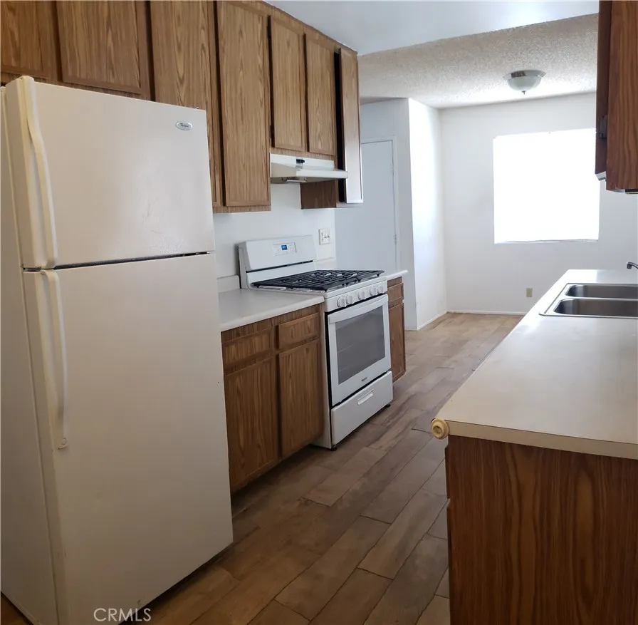1964 W OAKLAND AVENUE Hemet, CA 92545