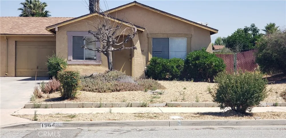 1964 W OAKLAND AVENUE Hemet, CA 92545
