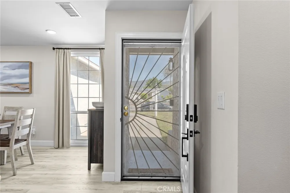 218 Foxbury Pomona, CA 91767