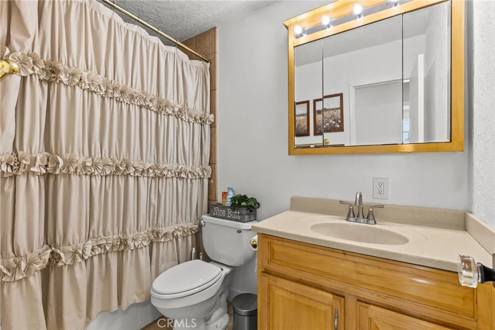 218 Foxbury Pomona, CA 91767