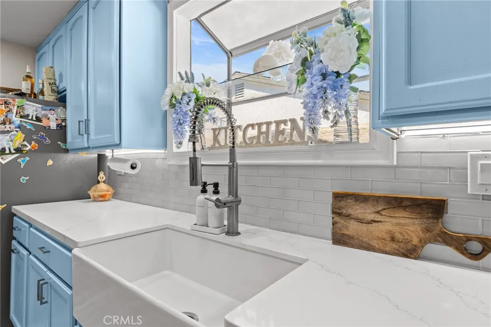 218 Foxbury Pomona, CA 91767