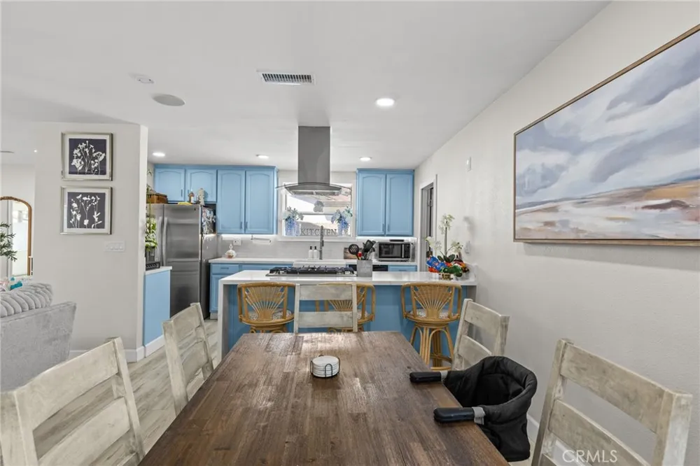 218 Foxbury Pomona, CA 91767