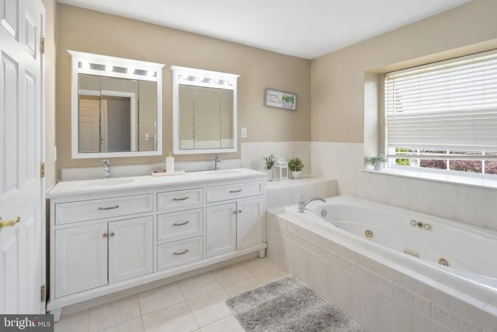 17 AMARYLLIS LANE Lumberton, NJ 08048
