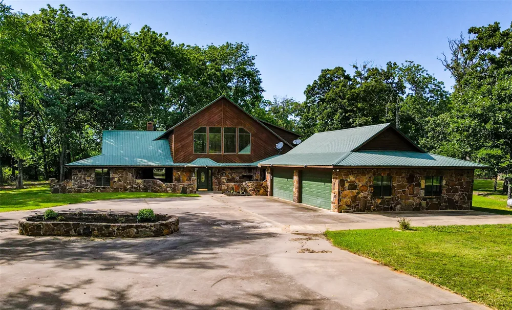 660 County Road 1503 Alba, TX 75410