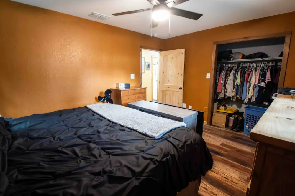 530 Holly Glen Murchison, TX 75778