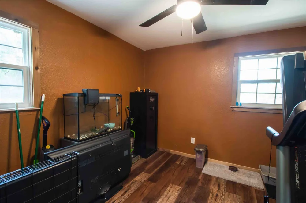 530 Holly Glen Murchison, TX 75778