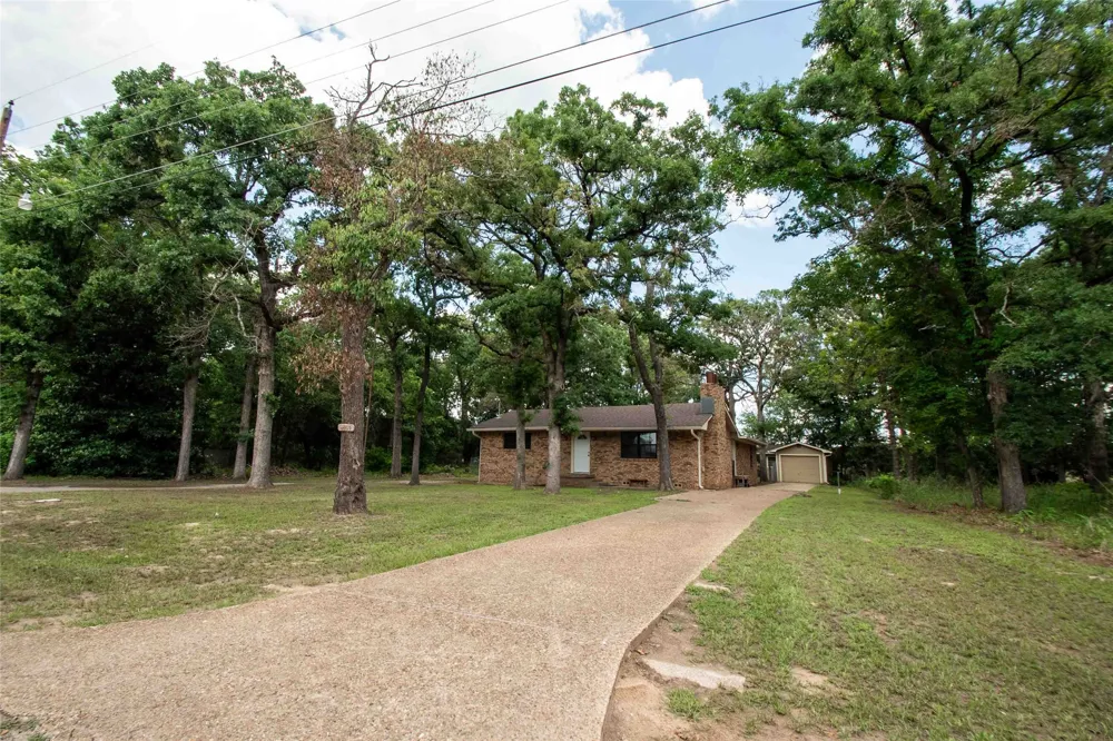 530 Holly Glen Murchison, TX 75778