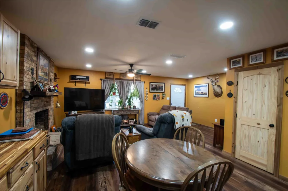 530 Holly Glen Murchison, TX 75778