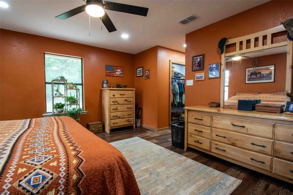 530 Holly Glen Murchison, TX 75778