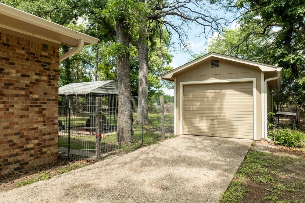 530 Holly Glen Murchison, TX 75778