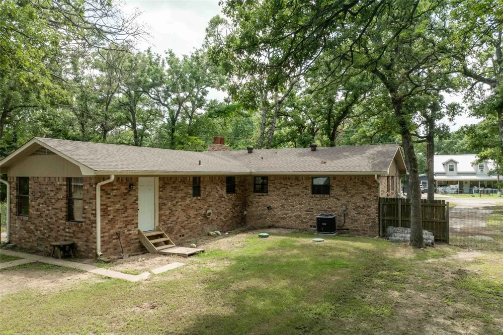 530 Holly Glen Murchison, TX 75778